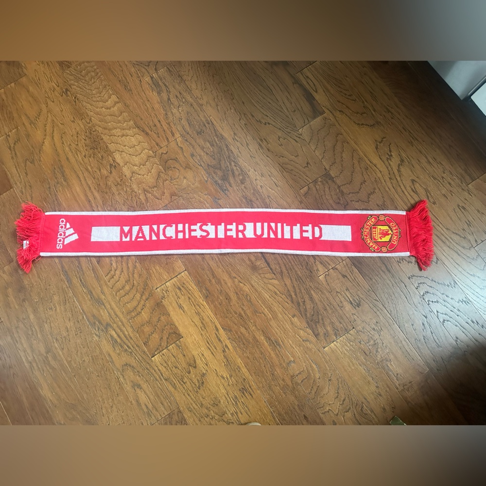 Adidas youth Manchester United Red Devils scarf